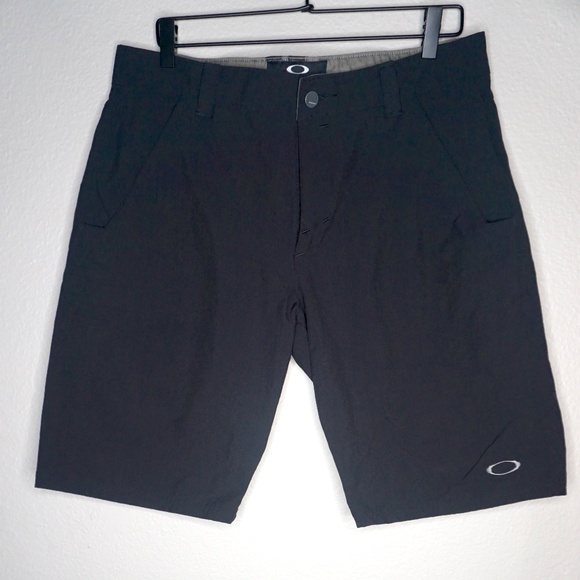 Oakley Mens Golf Shorts in Black - Size 36 - Picture 1 of 4